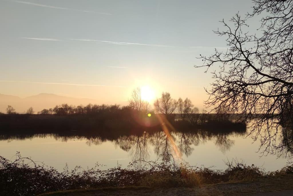 η πέρλα της λίμνης/ The Lake's Pearl Vakantiehuis *